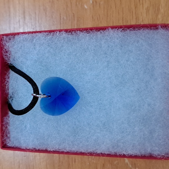 Ocean Explosion Crystal Heart Necklace - Picture 3 of 6